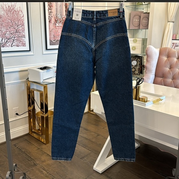 NWT HIGH RISE JEANS SIZE 4 - Picture 15 of 17